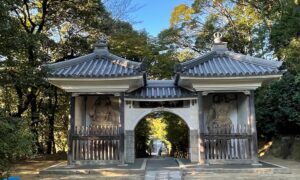 お寺の瓦葺き替え工事